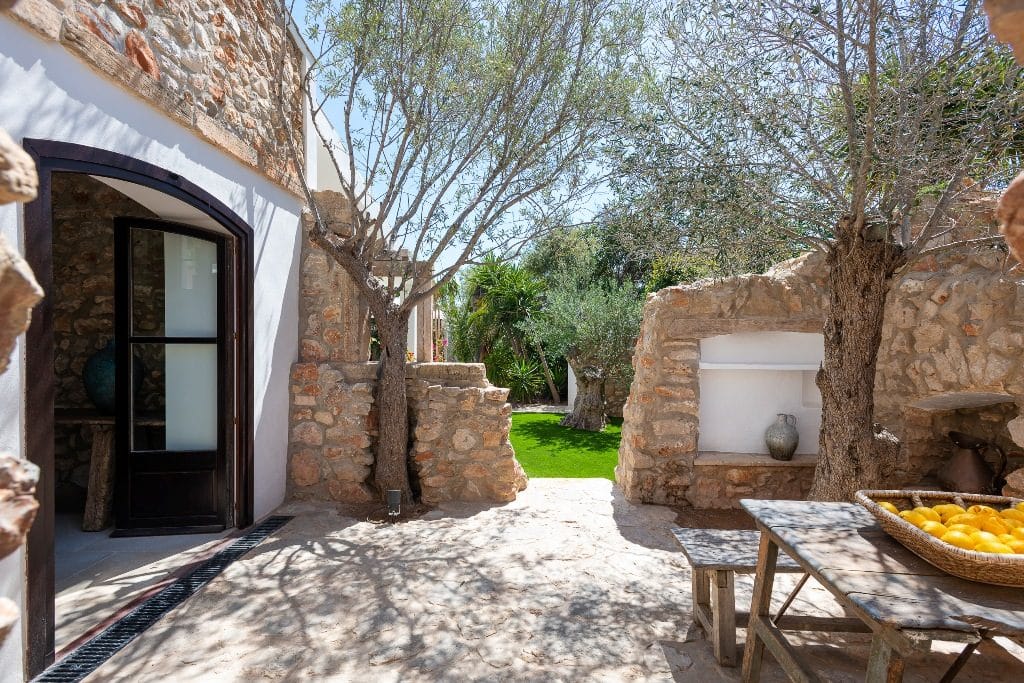 Courtyard view of a new built home in Calvia
